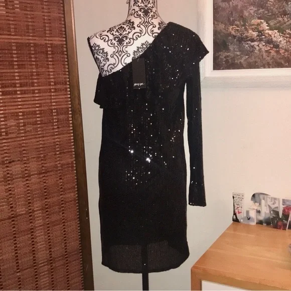 NWT Nasty Gal One Shoulder Black Sequin Party Dress - Medium - Picture 7 of 12